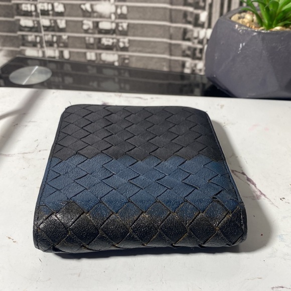 Authentic BOTTEGA VENETA Wallet - Picture 13 of 13